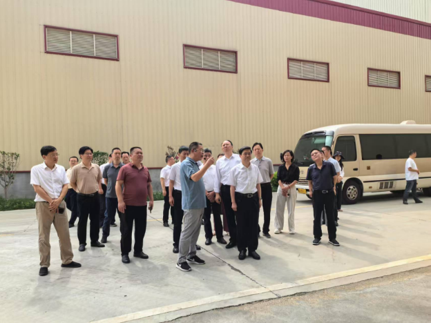 省人大秘书长王晓科来公司调研稻桔杆饲料化利用！